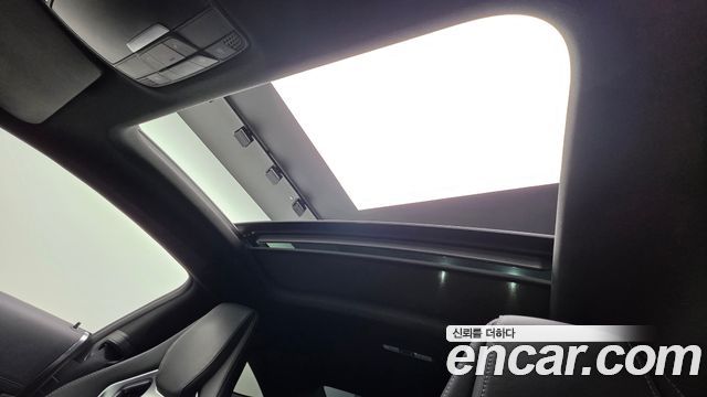 Mercedes-Benz C-Class 2018 — photo 30