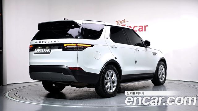 Land Rover Discovery 2019 — photo 2