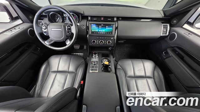 Land Rover Discovery 2019 — photo 10