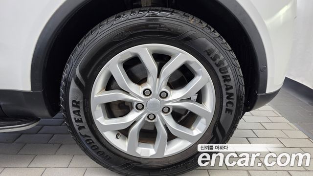 Land Rover Discovery 2019 — photo 7