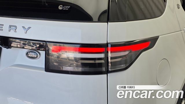 Land Rover Discovery 2019 — photo 9