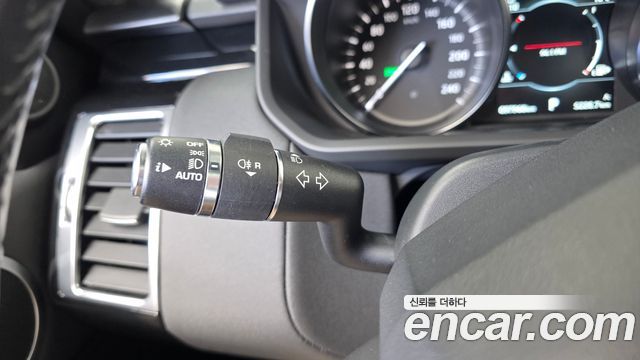 Land Rover Discovery 2019 — photo 27