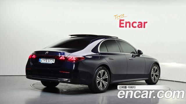 Mercedes-Benz E-Class 2024 — photo 2