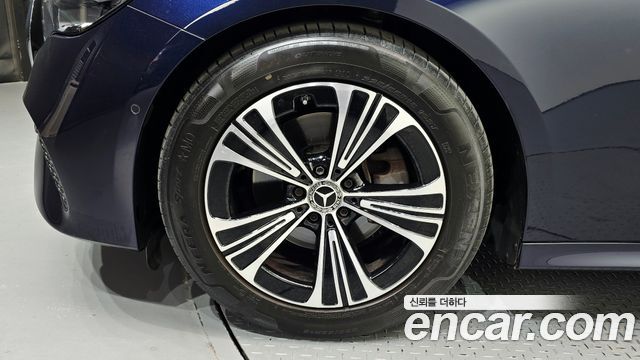 Mercedes-Benz E-Class 2024 — photo 5
