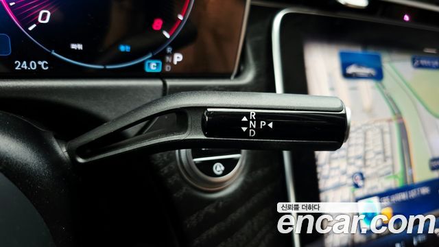 Mercedes-Benz E-Class 2024 — photo 9