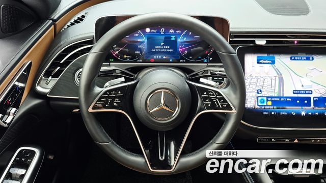 Mercedes-Benz E-Class 2024 — photo 13