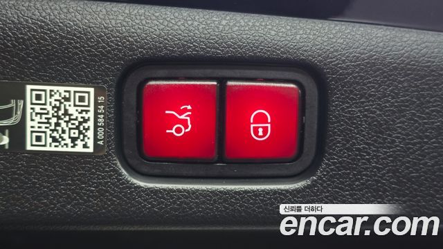 Mercedes-Benz E-Class 2024 — photo 18