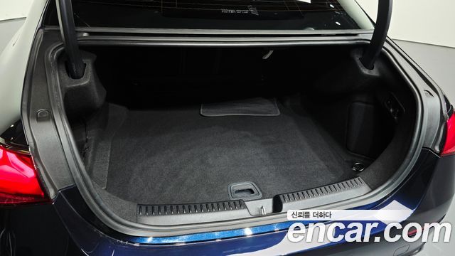 Mercedes-Benz E-Class 2024 — photo 19