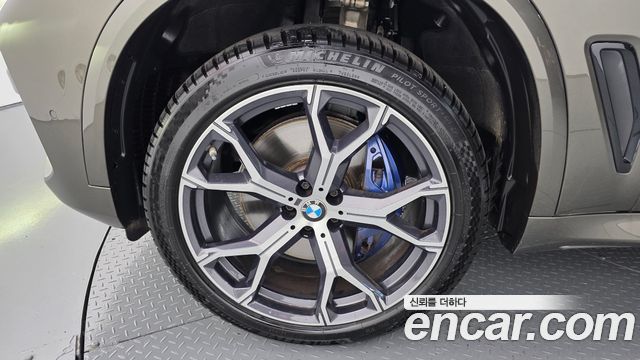 BMW X5 2022 — photo 7