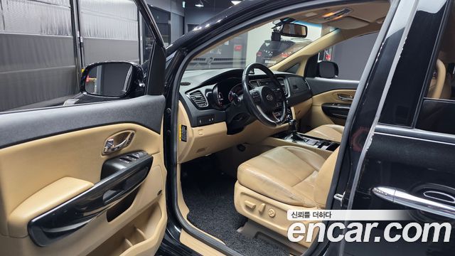 Kia Canival 2016 — photo 13