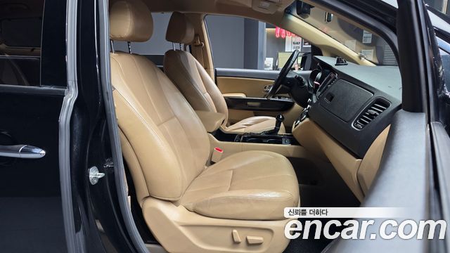 Kia Canival 2016 — photo 17