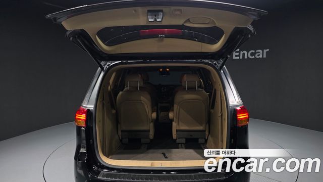 Kia Canival 2016 — photo 26