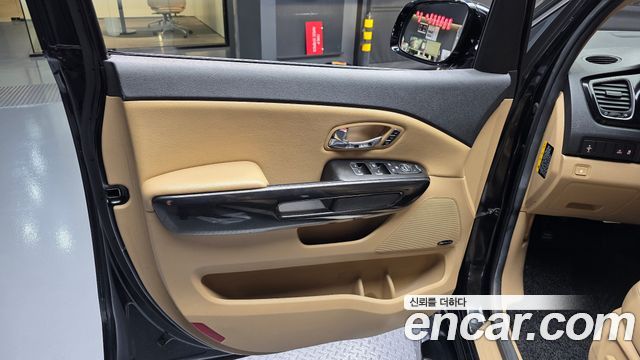 Kia Canival 2016 — photo 14