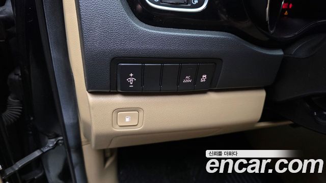 Kia Canival 2016 — photo 28