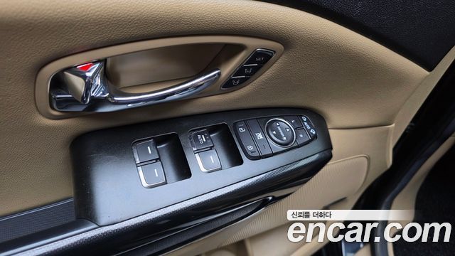Kia Canival 2016 — photo 29