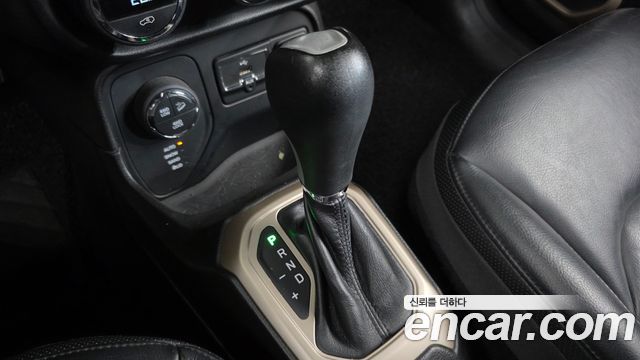 Jeep Renegade 2017 — photo 9