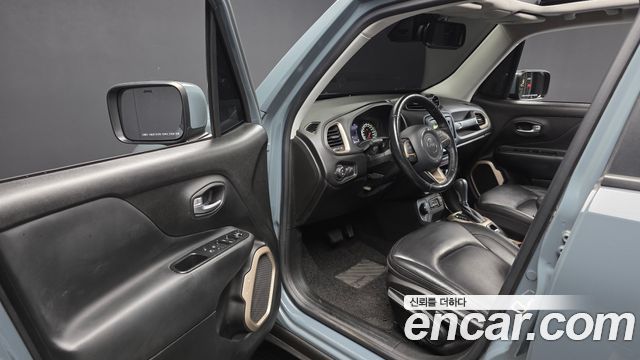 Jeep Renegade 2017 — photo 10