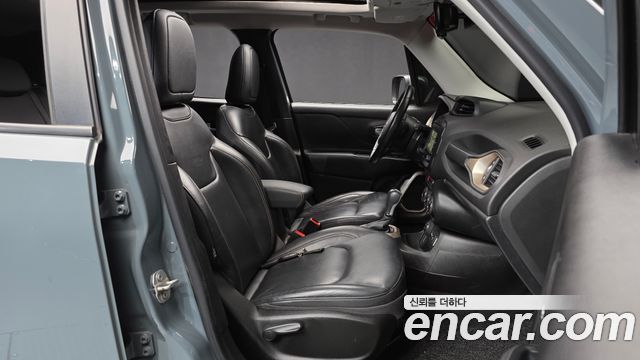 Jeep Renegade 2017 — photo 11