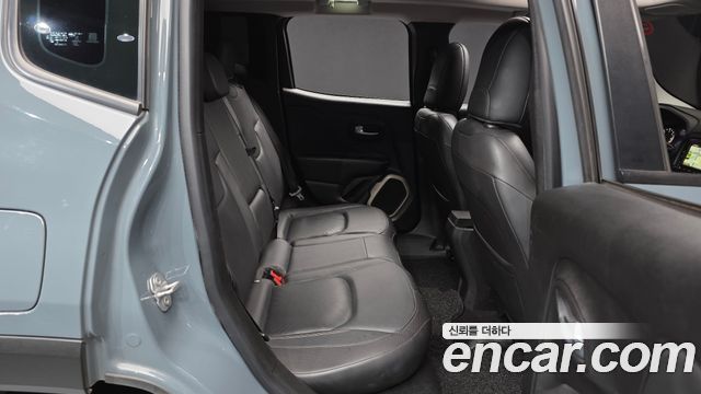 Jeep Renegade 2017 — photo 12