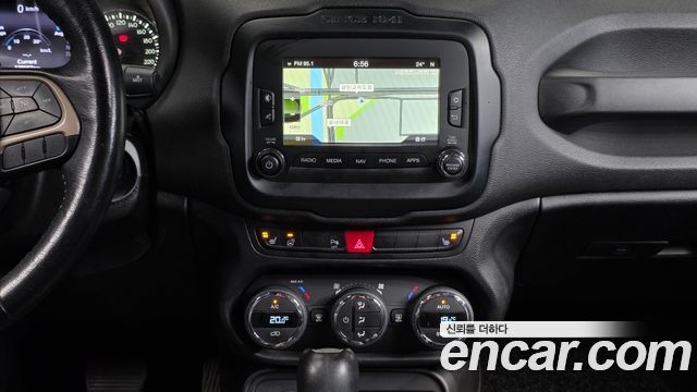 Jeep Renegade 2017 — photo 13