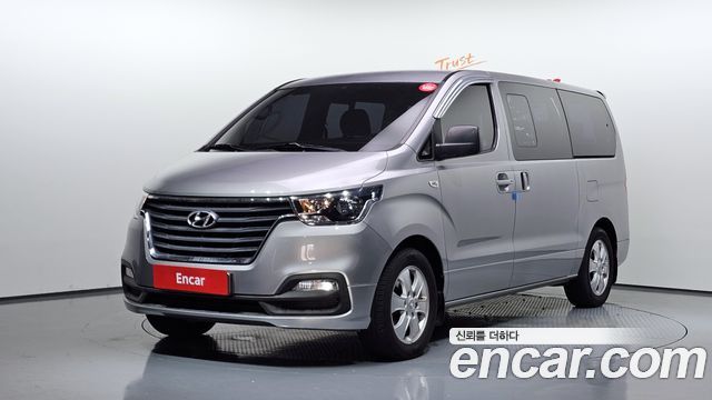 Hyundai Starex 2019 — photo 1