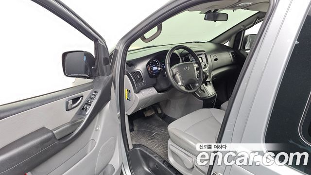 Hyundai Starex 2019 — photo 11