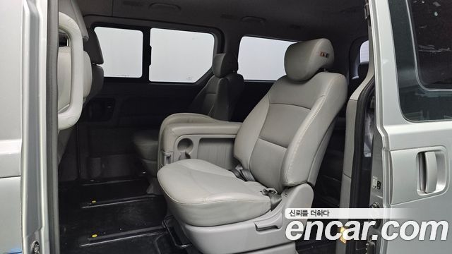 Hyundai Starex 2019 — photo 12