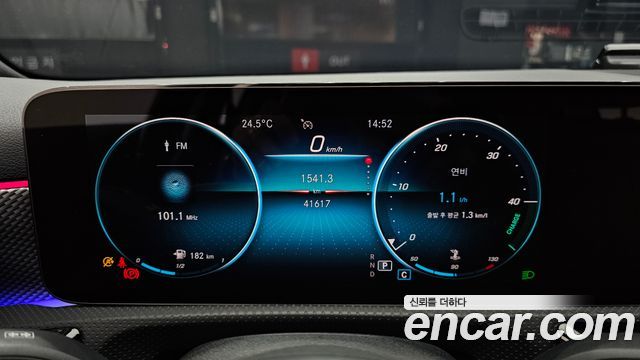 Mercedes-Benz A-Class 2021 — photo 11