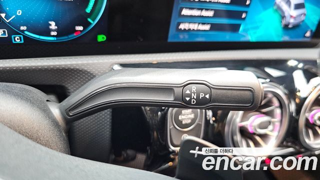Mercedes-Benz A-Class 2021 — photo 12