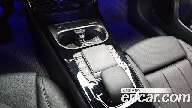 Mercedes-Benz A-Class 2021 — photo 29