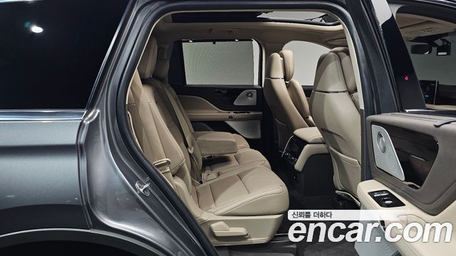 Lincoln Aviator 2021 — photo 18