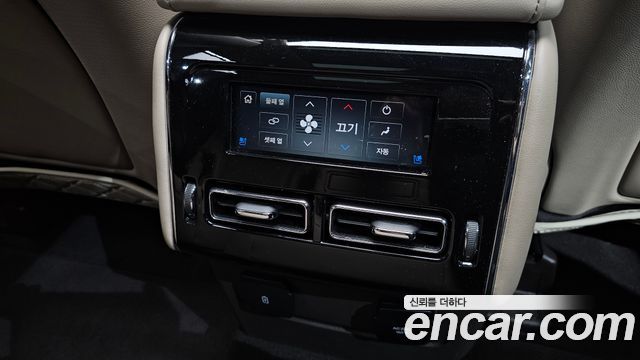Lincoln Aviator 2021 — photo 28