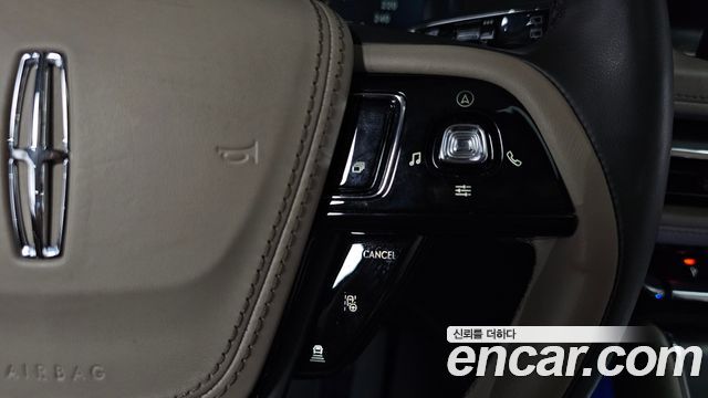 Lincoln Aviator 2021 — photo 38