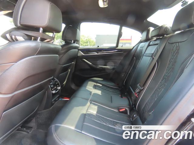 BMW 5-Series 2019 — photo 6
