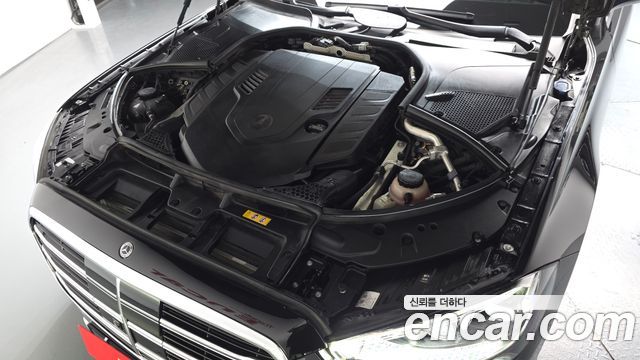 Mercedes-Benz S-Class 2022 — photo 6