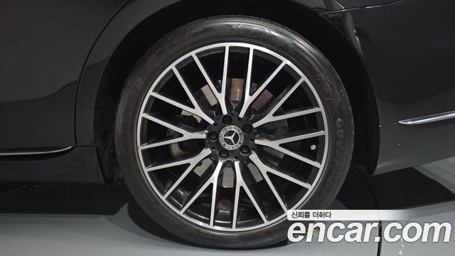 Mercedes-Benz S-Class 2022 — photo 7