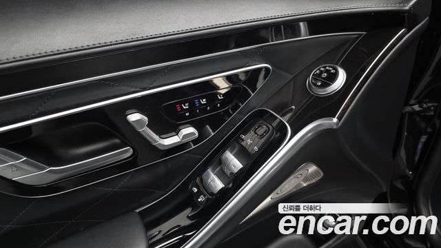 Mercedes-Benz S-Class 2022 — photo 34
