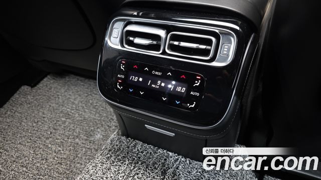Mercedes-Benz S-Class 2022 — photo 38