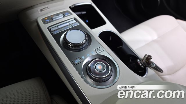 Genesis GV70 2024 — photo 12
