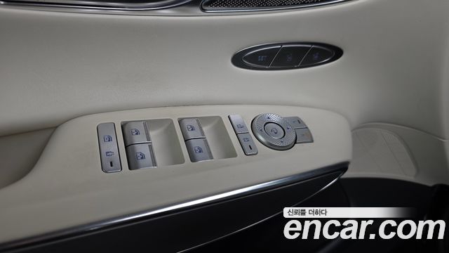 Genesis GV70 2024 — photo 28