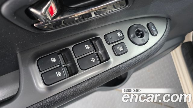 Kia Carens 2011 — photo 11
