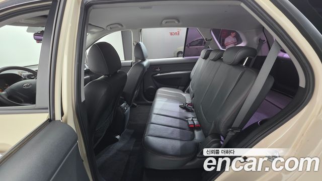 Kia Carens 2011 — photo 16