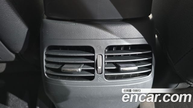 Kia Carens 2011 — photo 17