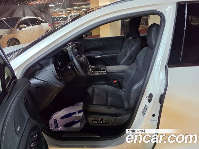 Lexus RX 2025 — photo 10