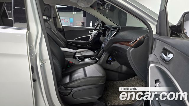 Hyundai Santafe 2016 — photo 11