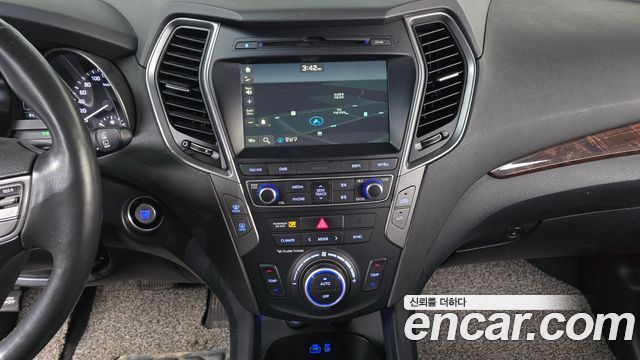 Hyundai Santafe 2016 — photo 14