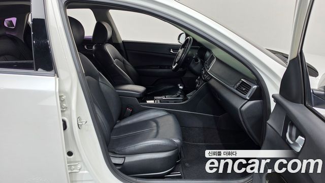 Kia K5 2016 — photo 11