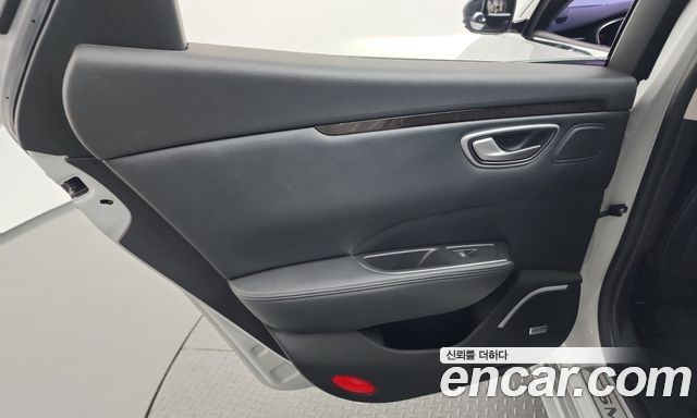 Renault Korea SM6 2017 — photo 15