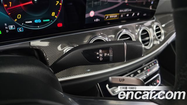 Mercedes-Benz E-Class 2021 — photo 12