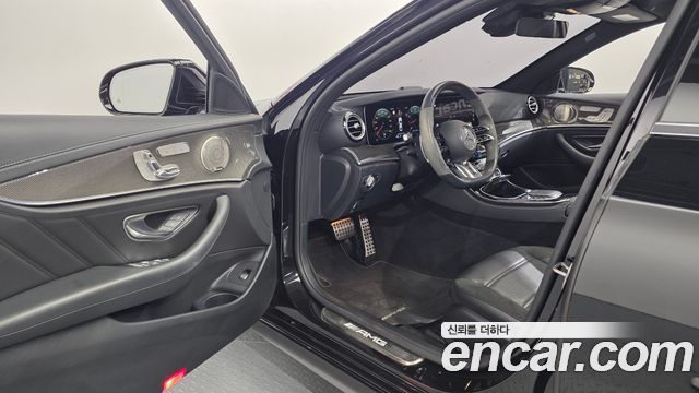 Mercedes-Benz E-Class 2021 — photo 13